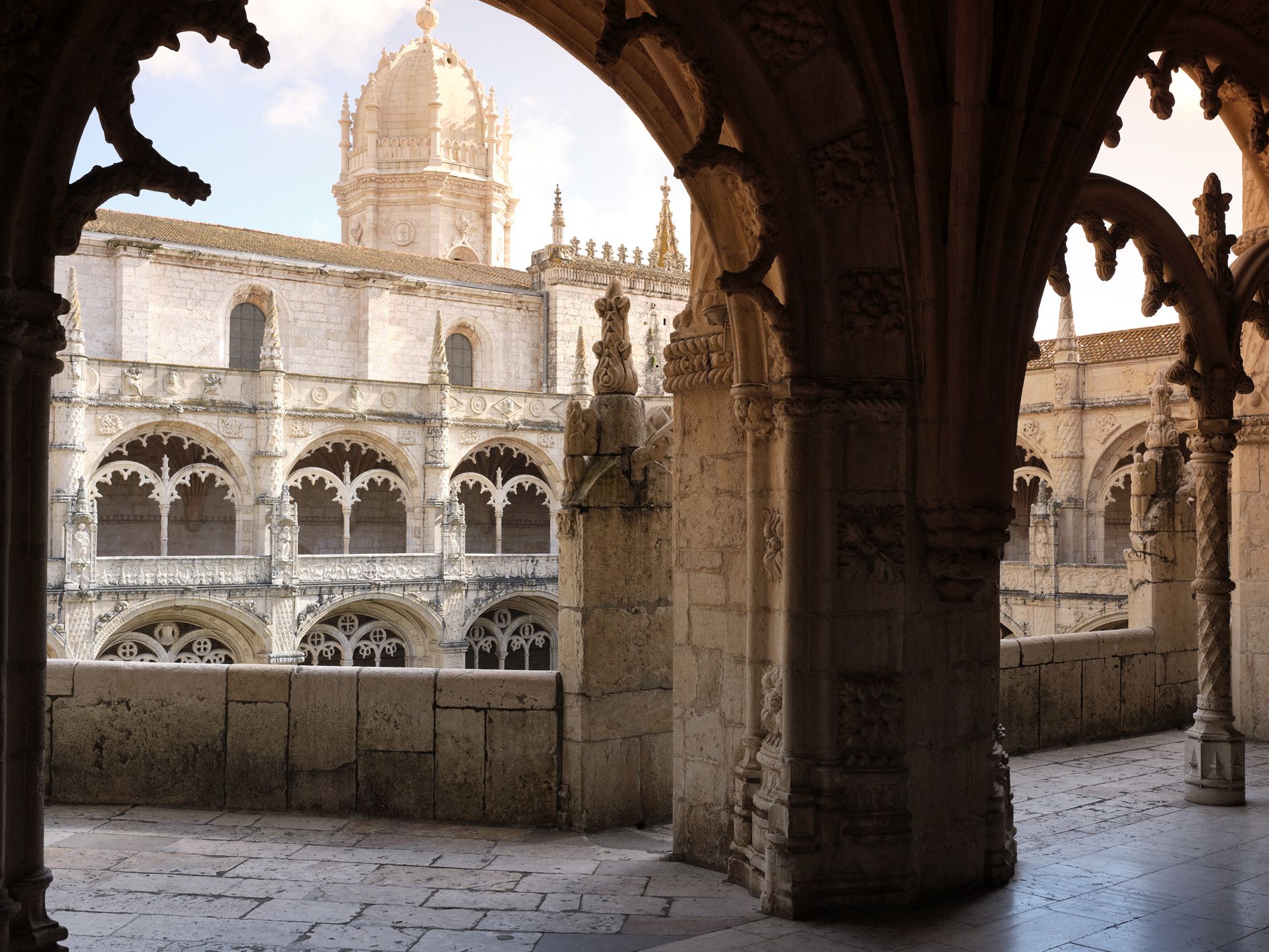 AS MULHERES NO MOSTEIRO DOS JERÓNIMOS